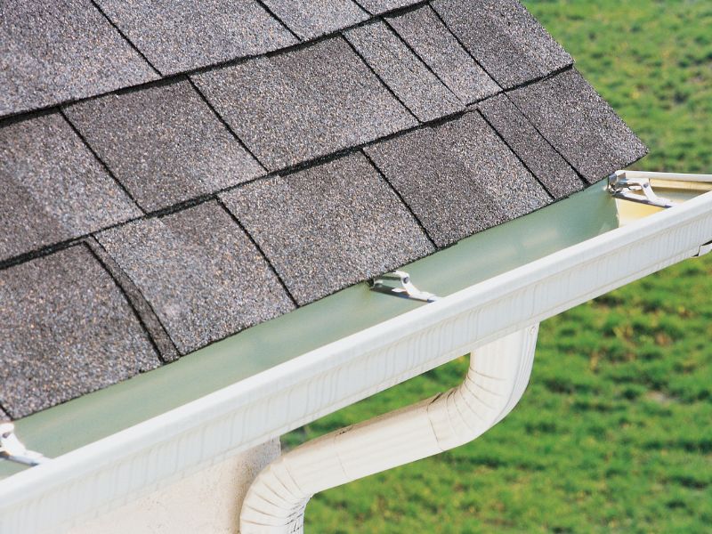 What is the average cost of gutter cleaning in Stuart, FL?